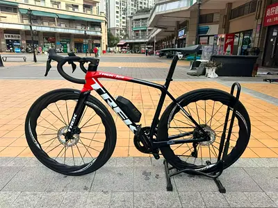 Trek Émonda SLR Team Edition, flagship top-tier road bike. siza52