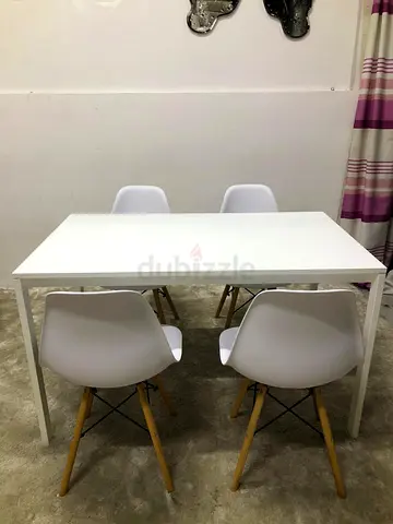 White Four-seater dining table