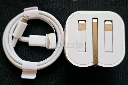 Charger iPhone 14 Pro Max 35W Original 
Super Fast Charging