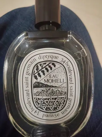 Diptyque Eau Moheli perfume bottle