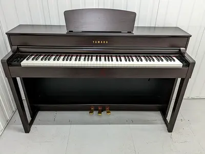 Yamaha Digital Piano - Dark Wood Finish, 88 Keys Good Piano