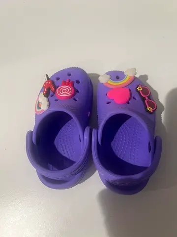 Purple kids clog sandals with decorative charms - size small