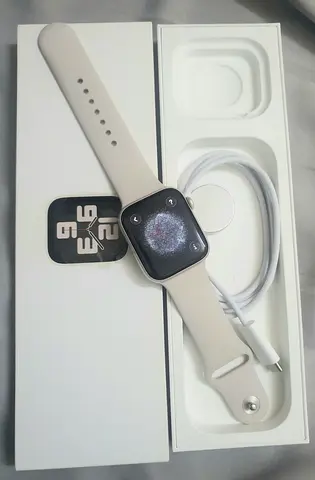 Apple watch SE (2nd Gen) 44MM with box included