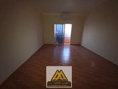 استوديو للإيجار السنوي بالروضة 2 عجمان، مساحة كبيرة، بلكونة، تكييف سبليت، مطبخ شبه منفصل، 20 ألف.