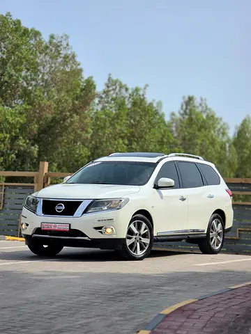 Nissan Pathfinder SV 2015 | GCC Specs | Well Maintained