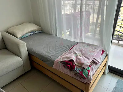 Bed space available for professionals