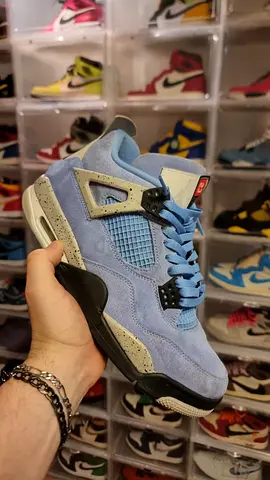 Air Jordan 4 – University Blue