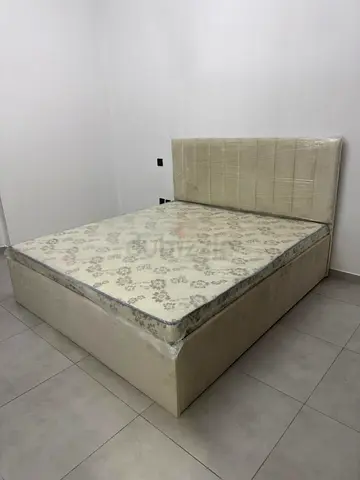 BED QUEEN SIZE WITH MATTRESS AVAILABLE