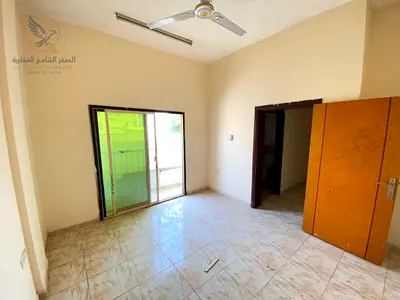 اقل سعر غرفه وصاله بعجمان مع بلكونه قريبه من جراند مول وكورنيش عجمان بسعر مميز جدا قريبه من كل الخدمات وحديقة السيدات بنايه عاءليه
