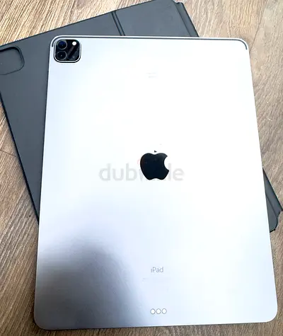 Apple iPad pro4 12.9 256g. With original Apple keyboard