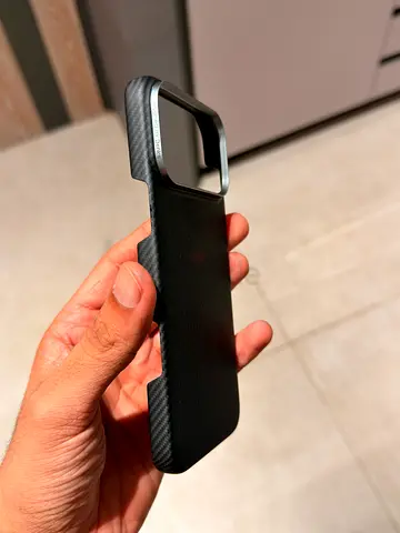 Benks iPhone 17 pro max Kevlar case brand new