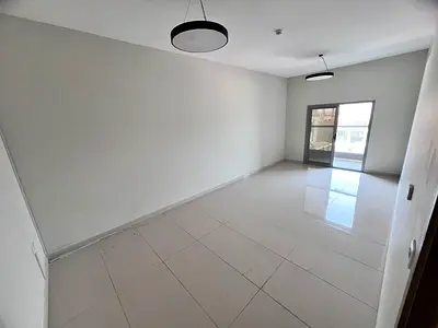 تاني ساكن اجمل وارقي  3 غرف وصاله  الجرف 2  خلف دي تو دي موقع منيز  صاله منفصله مساحه كبيره  خزائن بالحائط  سستم دخول بالكارد  4 حمام  غرفتين ماستر