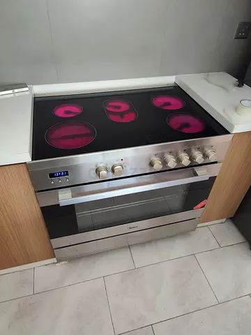 Midea 5 burner electric cooking range