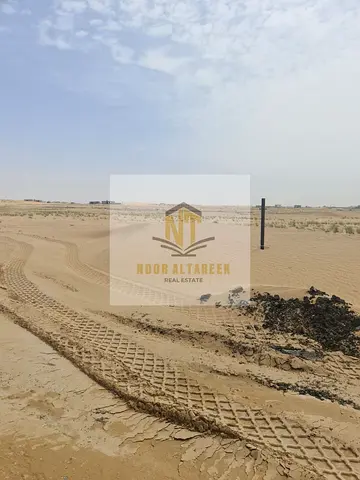 A prime plot of land located on a 24-meter-wide street next to the park in Al Matraq. It is zoned for residential villas (ground floor plus two upper