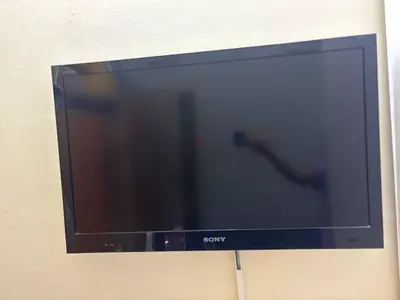 SONY BRAVIA 32-inch LCD TV