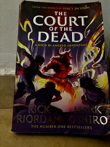 The Court of the Dead - Rick Riordan - The Hidden Oracle (Nico di Angelo Adventure)