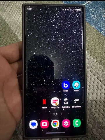 Samsung Galaxy S22 Ultra 256 used) - Good working condition crack backside just glass crack not feel