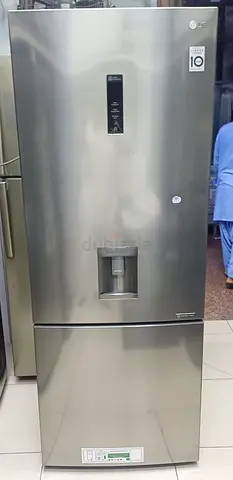 L.G bottom mount refrigerator for sell with water dispenser 💯 good working