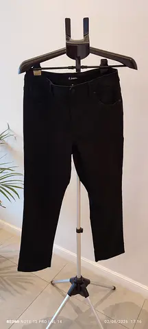 Black women's ankle-length slim trousers - excellent condition