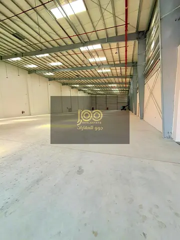 يتميز بمسطح واحد يسهل عمليات التحميل والتنزيل متاح لجميع لانشطة التجارية والصناعية