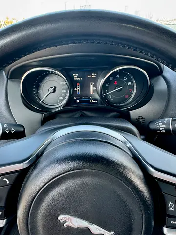 صورة مصغرة 14 لـ 2016 Jaguar XE