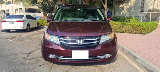 HONDA ODYSSEY 2015 TOURING AL FUTTAIM HONDA SERVICE FAMILY USED SUNROOF LEATHER VERY LOW MILEAGE