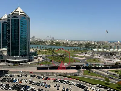 شقة للايجار السنوي في منطقة القاسمية الند - غرفتين و صالة بإطلالة بحرية مع مع موزع بلكونة و باركن مجاني بمساحات واسعة بتشطيب حديث داخل برج عائلي نظيف