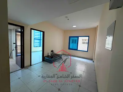 اخرص غرفة وصالة مساحة واسعة اطلالة مفتوحة مع بلكون