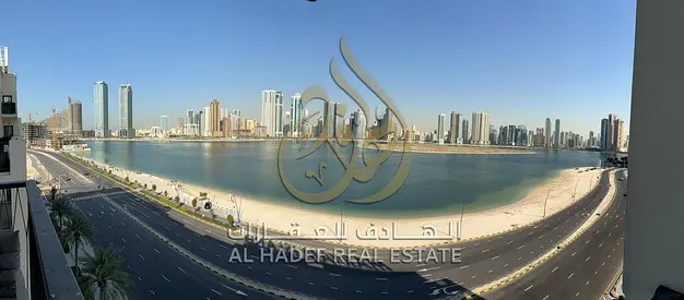 مفروشة بالكامل | إطلالة بحر | بلكونة كبيرة | غرفة غسيل | خزائن مدمجة | مطبخ مجهز بالكامل | تشطيبات فاخرة | موقف مجاني | جيم ومسبح مجاني