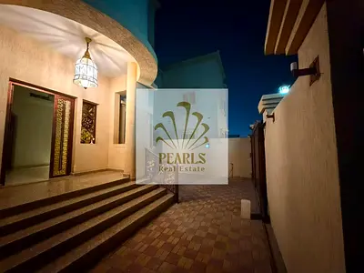 Luxury corner villa for families in Al Rawda 3! 5 master bedrooms, majlis, hall, dining room, maid'