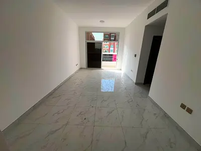 First occupancy - Two master bedrooms - Three bathrooms - Central air conditioning - Located on the Sheikh Mohammed Bin Zayed Road exit