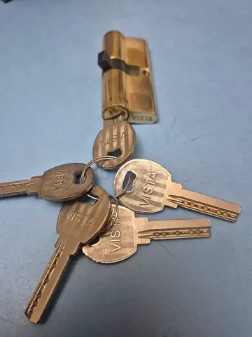 Vista Key - like New