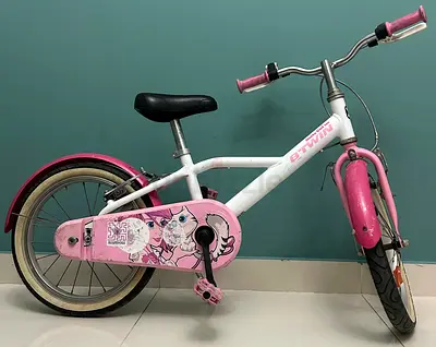 B’Twin 16-inch Docto Girl 500 kids bike