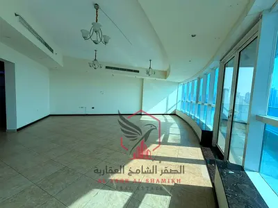 تكييف مجانا باركن مجانا جيم ومسبح مجانا ثلاث غرف وصالة إطلالة بحرية غرفة خادمة ماستر غرف ماستر بلكونات المجاز 1 كورنيش المجاز