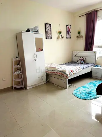 Female bedroom sharing – Al Khail Gate, Dubai