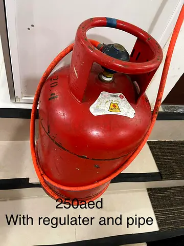 Used LPG Gas Cylinder with Regulator and Hose - 250 AED