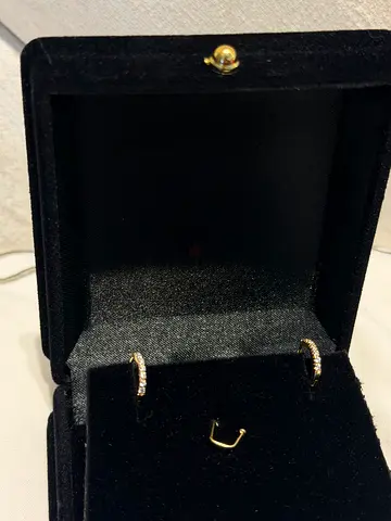 18K Gold Diamond Hoop Earrings | Receipt & Certificate | Like New