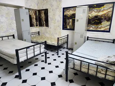 SHARING BED SPACE well managed near Bus Stop & Cornich