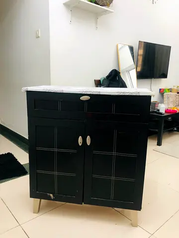 Shoe cabinet
