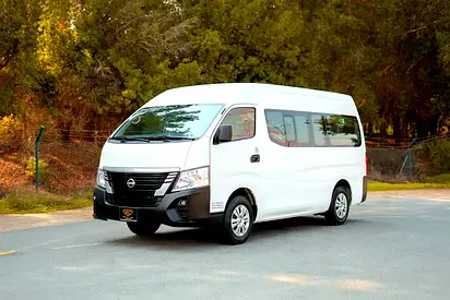 High-Roof 13-Seater Passenger Van | Automatic | GCC Specs | Ref#N85175