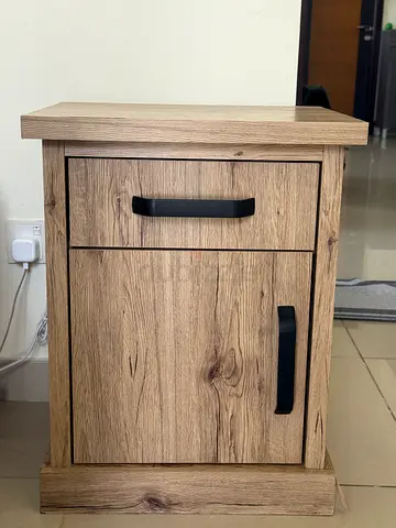 Side Table with 2 Drawers – AED 50