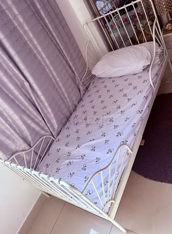 Ikea kids extendable bed with extendable mattress..