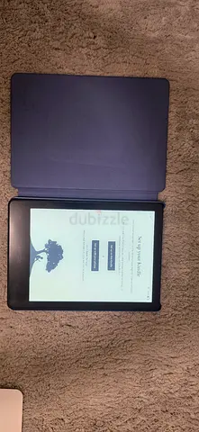 Amazon Kindle e-reader with cover - good condition
