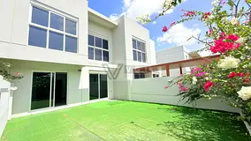 ELEGANT LIVING | SPACIOUS | POOL ACCESS | 3BR+MAIDS VILLA