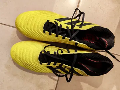 Yellow adidas Predator football boots - size (43)