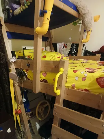 Kids bed