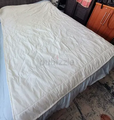 MOVING OUT SALE: Queen Size Mattress Protector