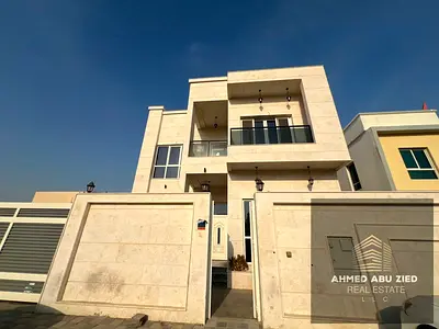 فيلا فاخرة للإيجار السنوي في الحليو 2 عجمان 6 غرف ماستر روف واسع، غرفة خادمة تشطيبات حديثة مناسبة للعائلات الباحثة عن الفخامة موقع مميز جدا من الخدمات