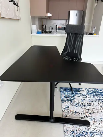 Black Adjustable Office Desk with Ergonomic Chair