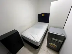 CLEAN SINGLE ROOM FOR ONE PERSON SHARING WASHROOM